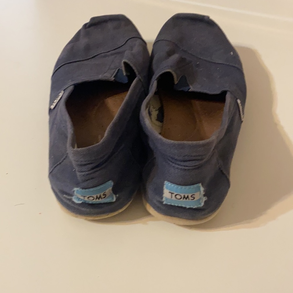 Toms - Picture 3 of 3